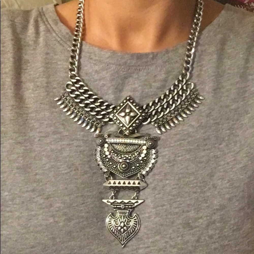 Statement necklace